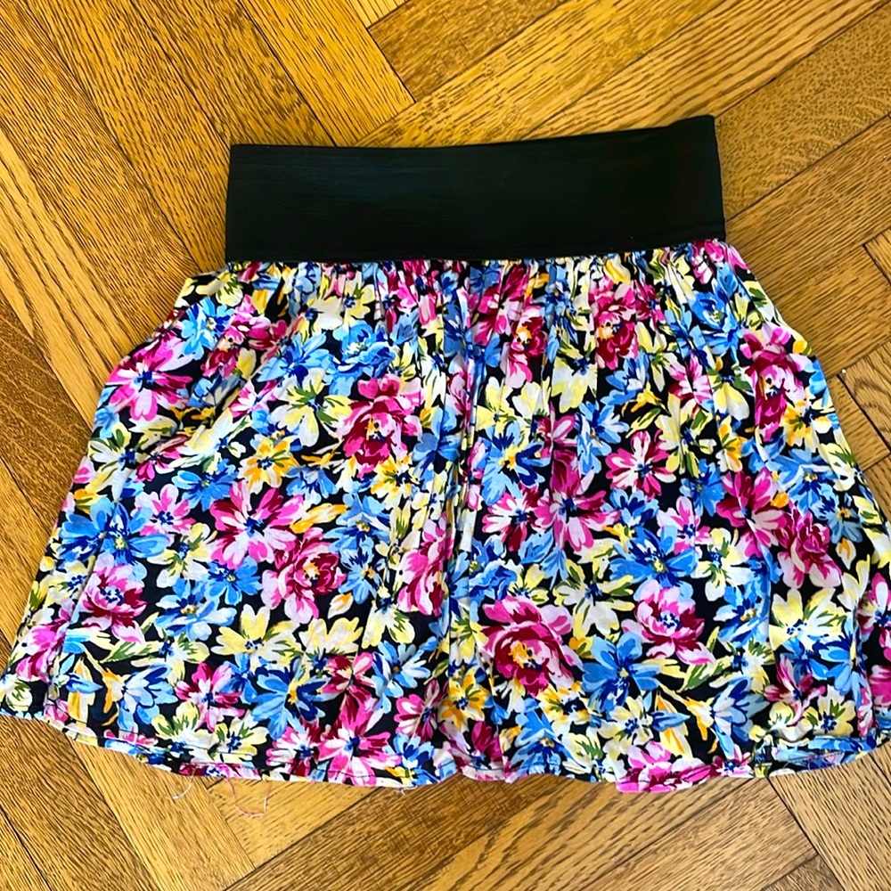 Floral S skirt with a black elastic waistband from 21